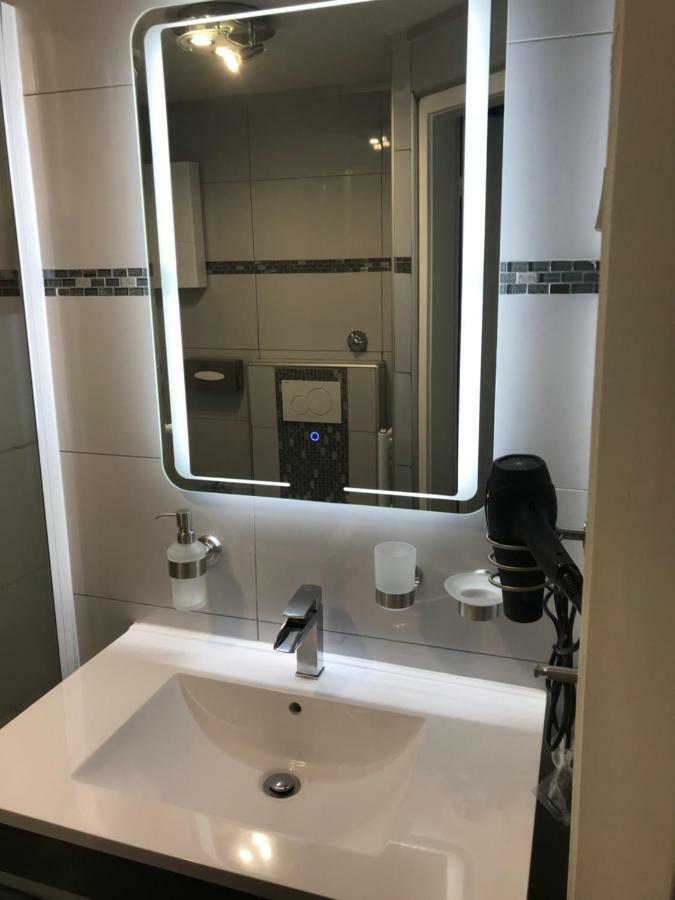 Apartment Maximilians Düsseldorf Buitenkant foto